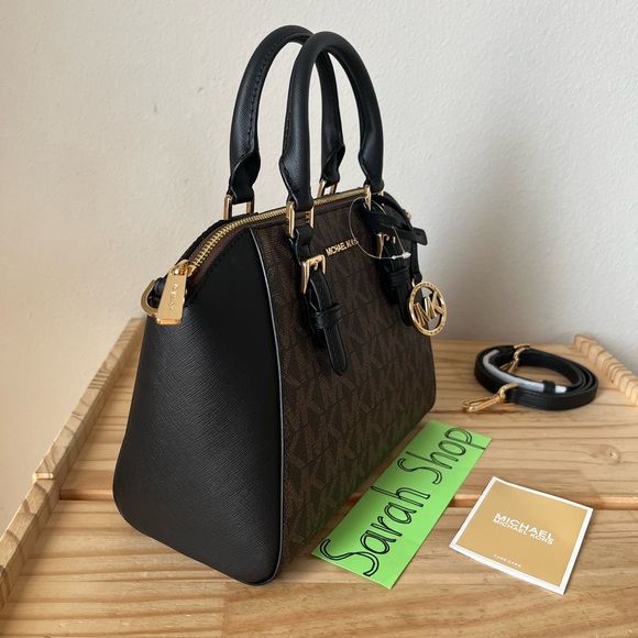 🌼Michael Kors Ciara medium messenger - Picture 3 of 15